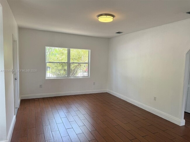 Building Photo - 294 NE 57th St