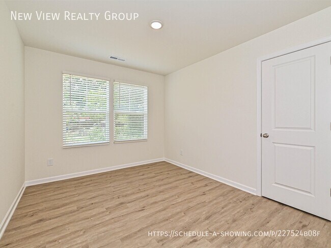 Building Photo - 1725 E Cloaninger Ave