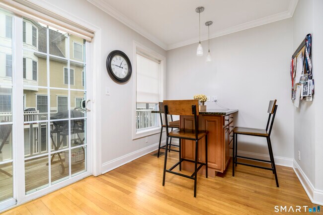 Building Photo - 85 Camp Ave