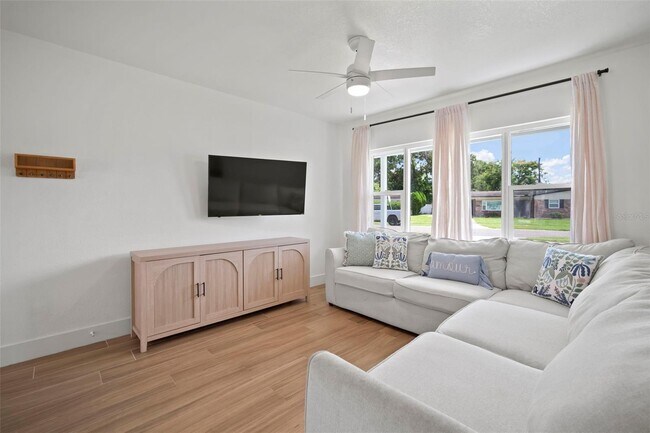 Building Photo - 7717 W Powhatan Ave