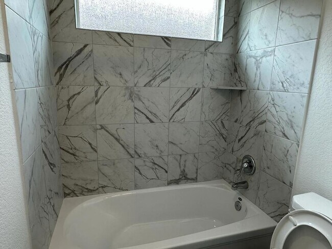 Building Photo - 365 Sonterra Dr