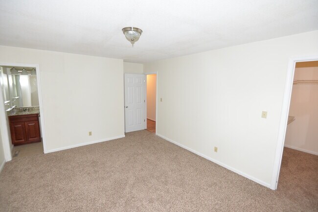 Building Photo - 6101 Tradewinds Ct