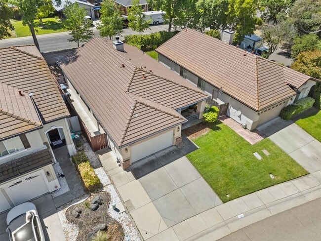 Building Photo - Adorable 3 bedroom 2 bath home