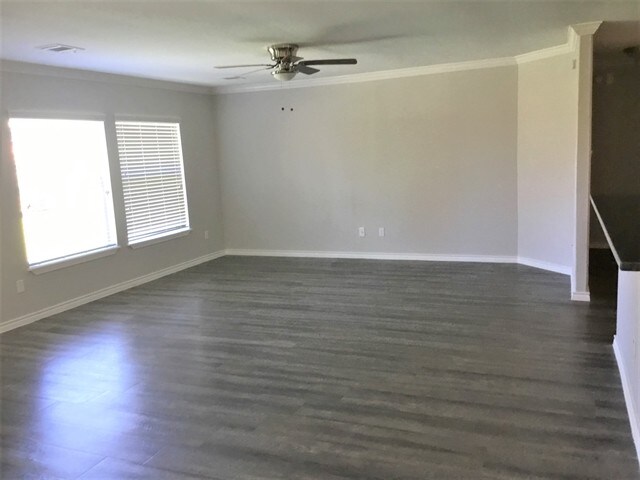 Building Photo - 420 Magnolia Estates Dr
