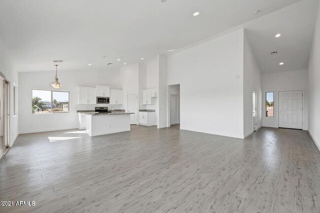 Building Photo - 12459 W Cabrillo Dr