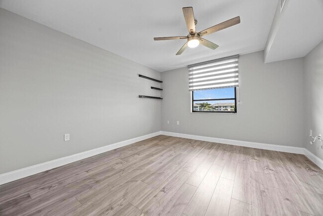 Building Photo - 3716 Whitehall Dr