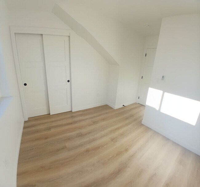 Building Photo - PRIME CAL POLY LOCATION!!