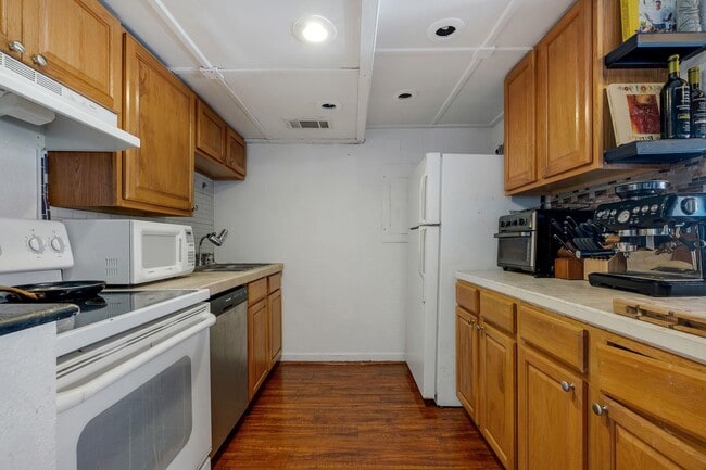 Building Photo - 220 Belmont Rd