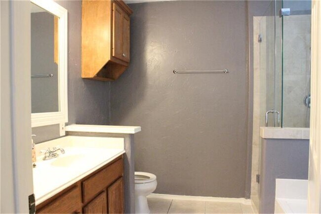 Building Photo - 24202 Kingbriar Dr