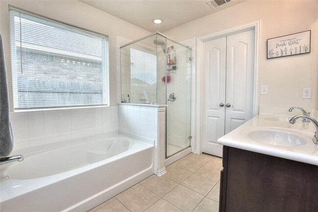 Building Photo - 8072 Bassano Dr