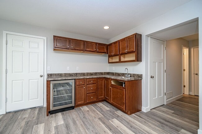 Building Photo - GEORGETOWN Duplex - SW Columbia – 3 Bed, 3...