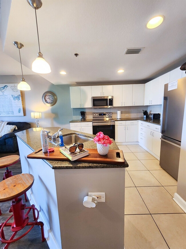 Building Photo - 11800 Front Beach Rd