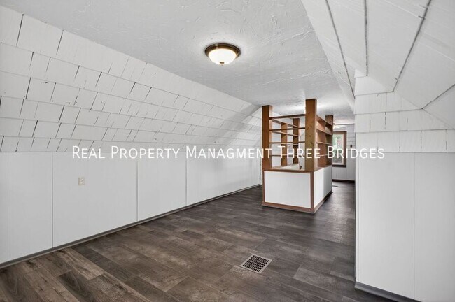 Building Photo - 130 S Barat Ave
