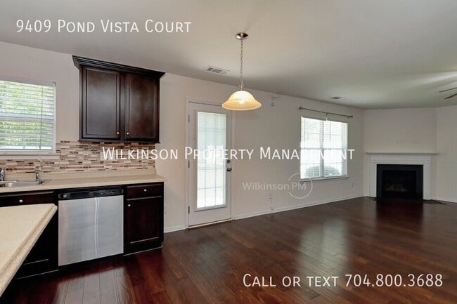 Building Photo - 9409 Pond Vista Court