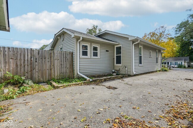 Building Photo - 1920 E 67th St