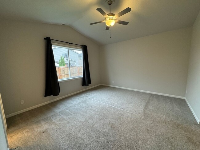 Building Photo - Charming 3-Bedroom Home