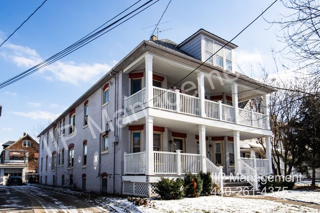 Building Photo - 1609 Lakewood Ave