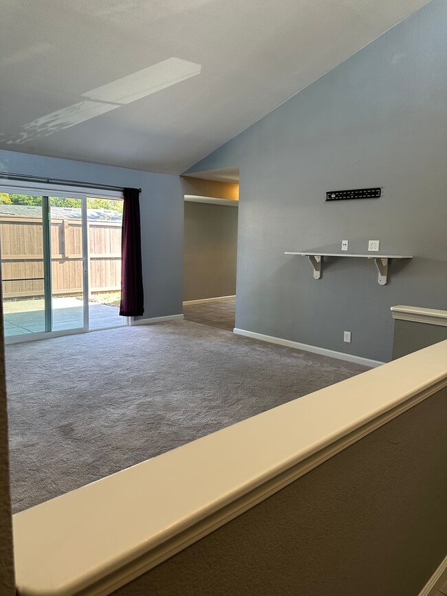 Building Photo - Cozy 3-Bed, 2-Bath Home in Lincoln Manor
