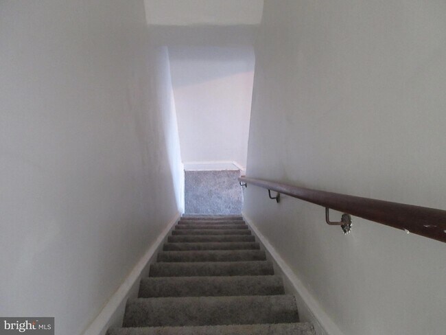 Building Photo - 4123-4100 Tyson Ave