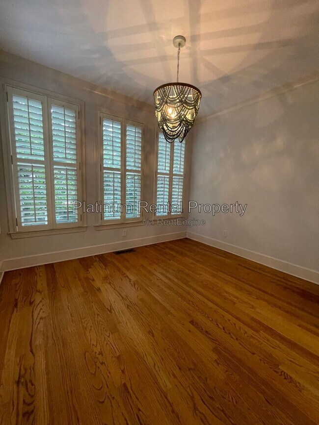 Building Photo - 1875 Adagio Dr