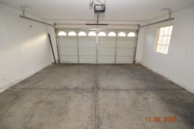 Building Photo - 10014 Hermit Rapids Ave