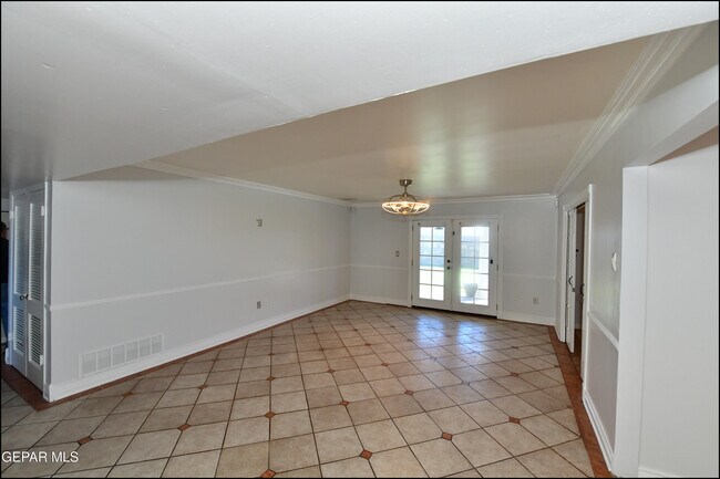 Building Photo - 415 Balboa Rd