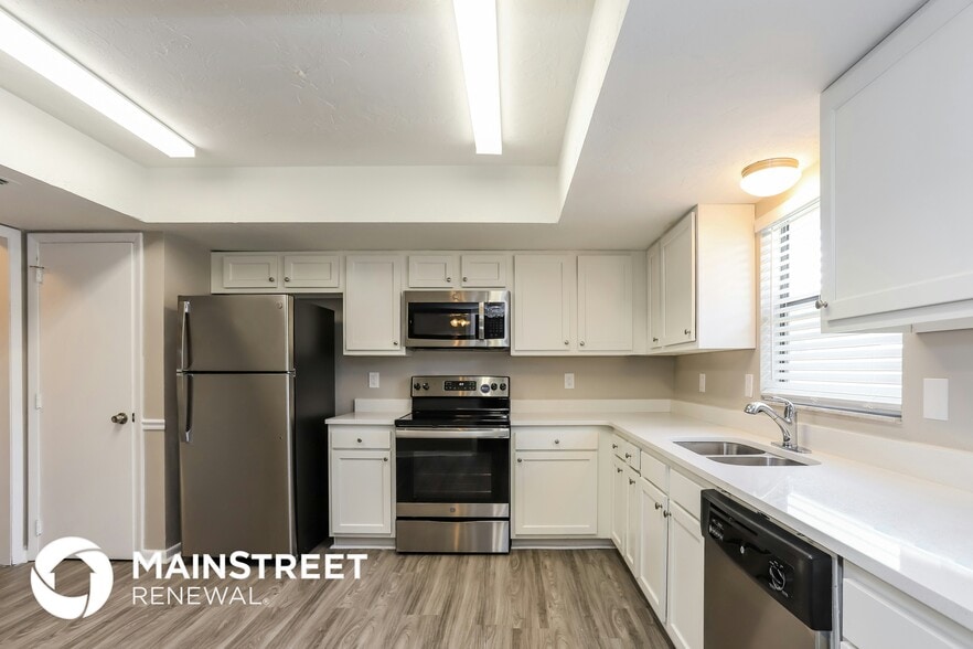 Building Photo - 609 Willow Run