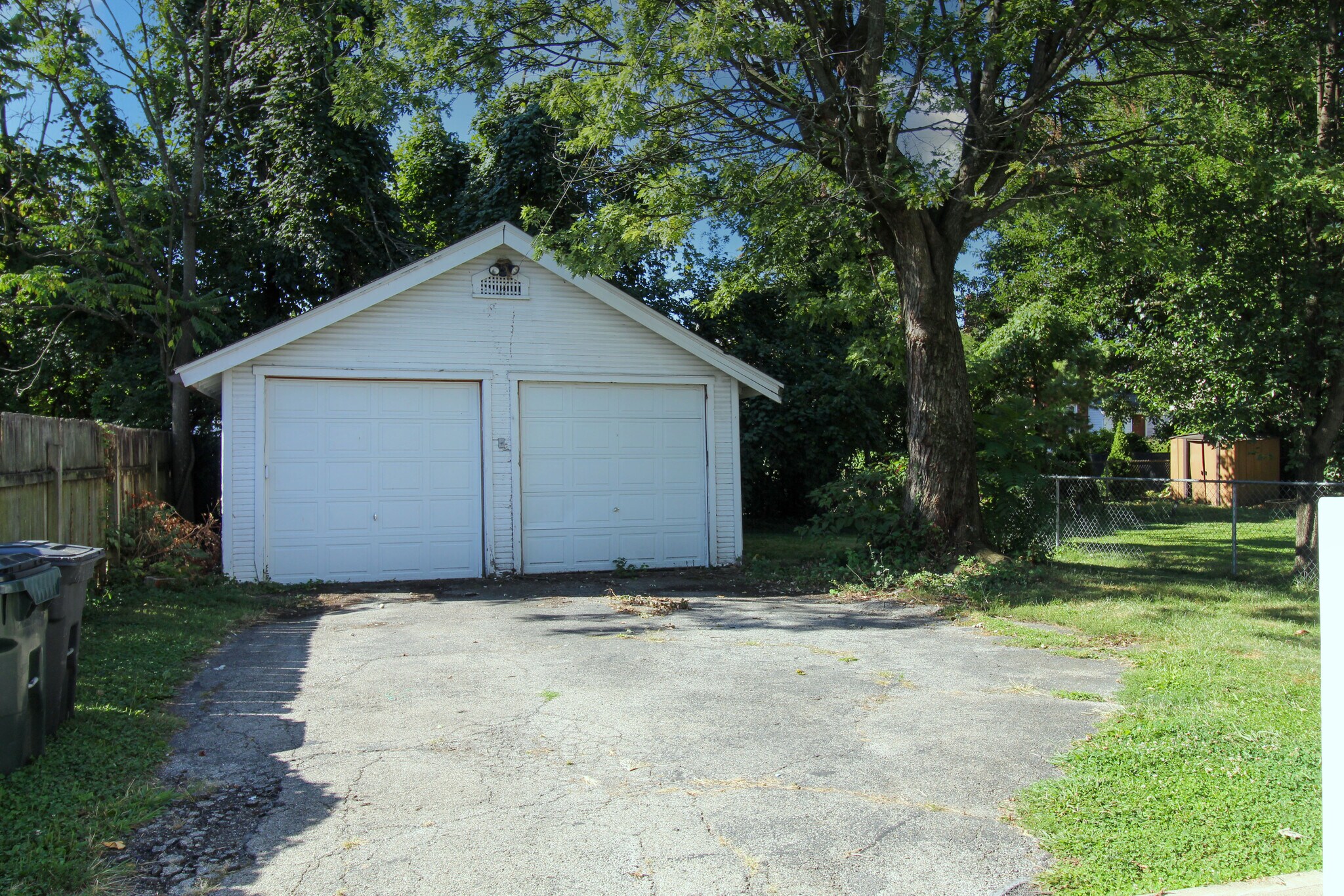 Garage - 2621 Ida Ave