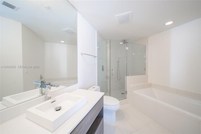 Building Photo - 1100 S Miami Ave