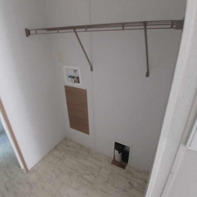 Building Photo - 259 Ceceile St