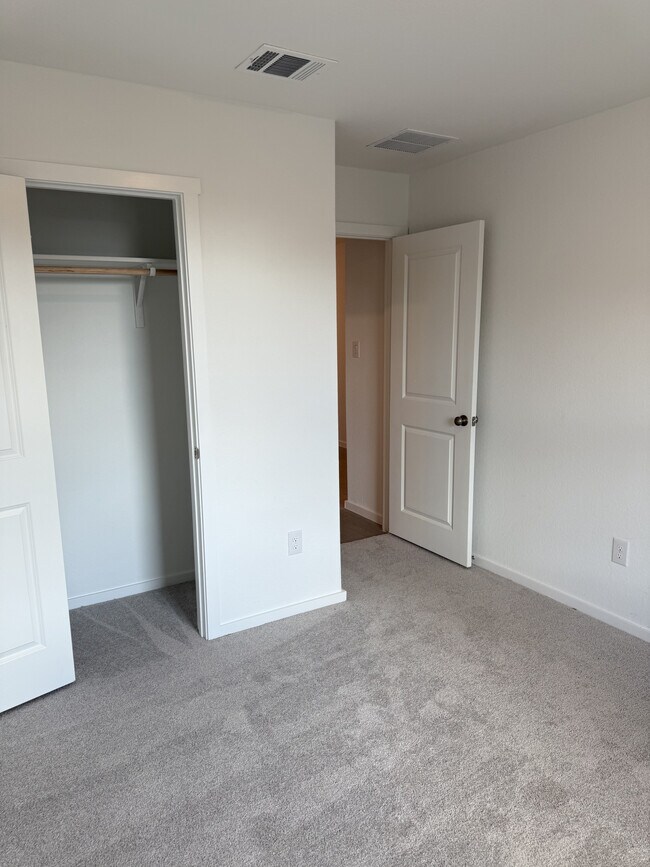Building Photo - 1836 Wood Warbler Ln