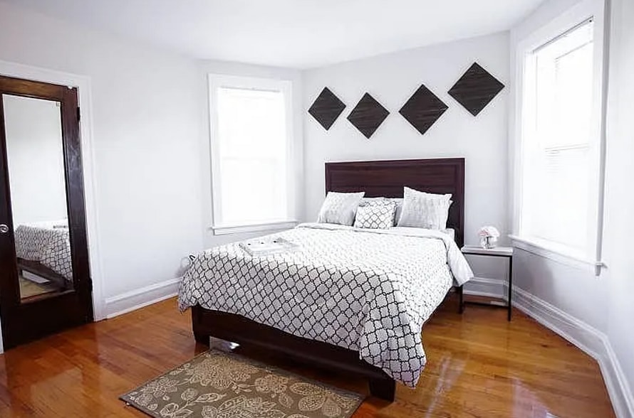 Building Photo - 6444 N Washtenaw Ave