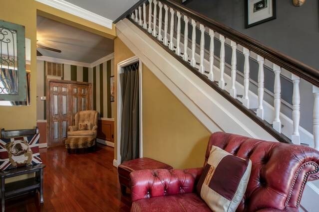 Building Photo - 730 6th St NE