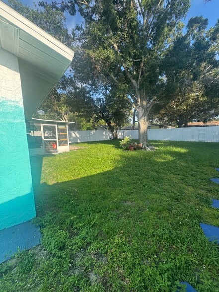 Building Photo - 3004 Oaklawn Ave
