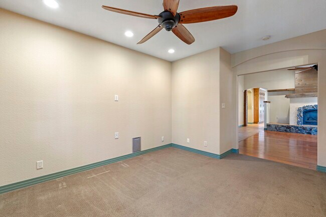 Office/Den - 2100 Brittany Meadows Dr