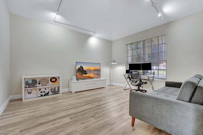 Building Photo - 5035 NW 57th Way