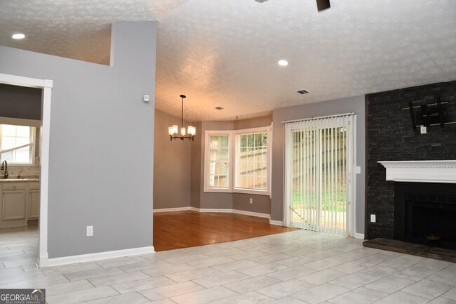 Building Photo - 5932 Homestead Cir