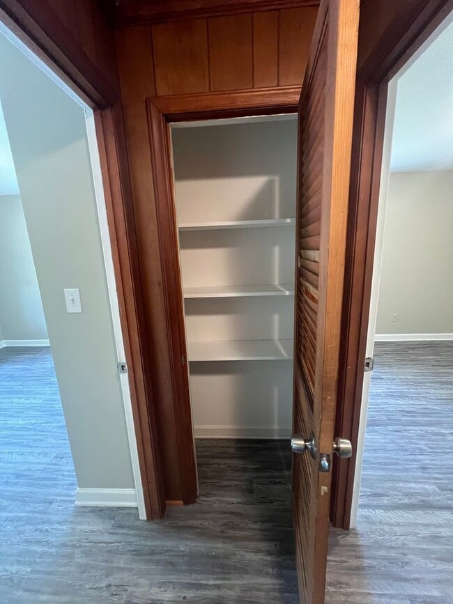 Building Photo - 2 Bedroom Duplex Available (Monroe)