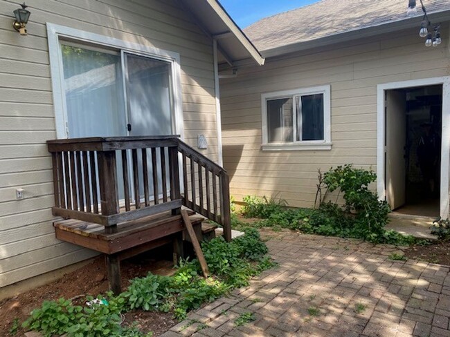 Building Photo - Cozy and Nice 2 bedroom Home in Nevada City