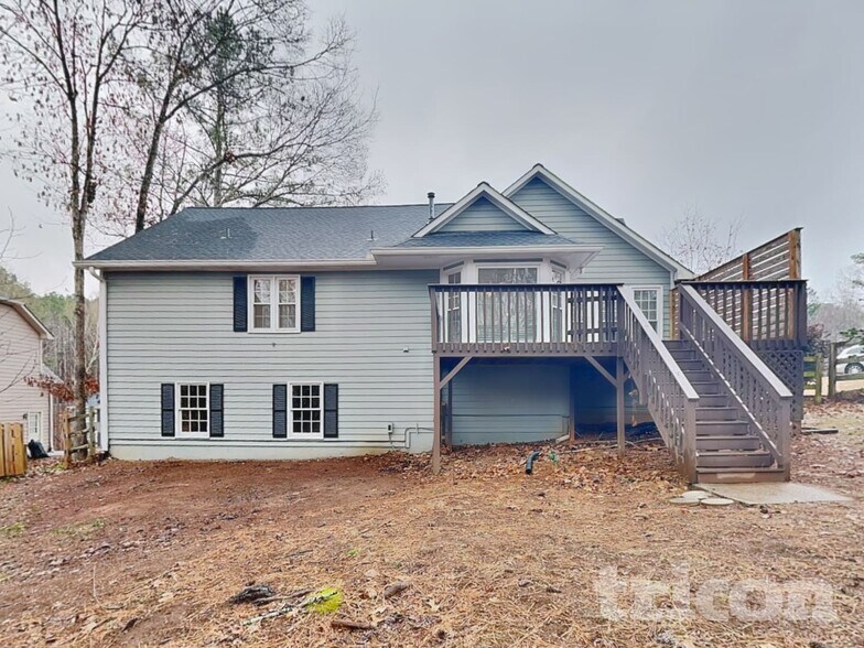 Building Photo - 703 Players Ct