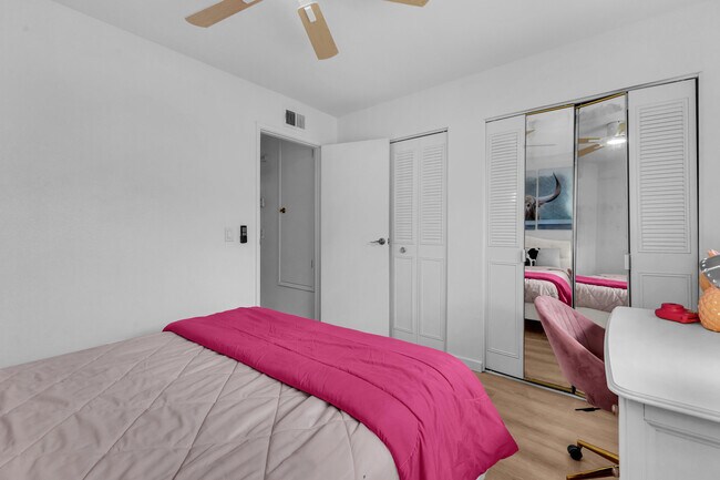 Building Photo - 72682 Thrush Rd