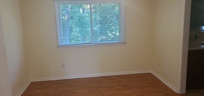 Building Photo - 3211 Martha Dr