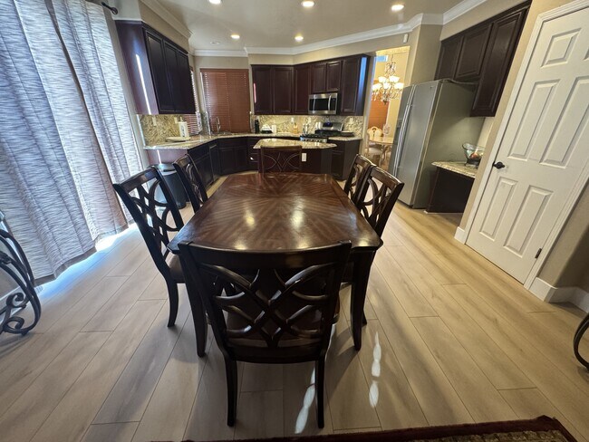 Building Photo - 10 Rhine Cir