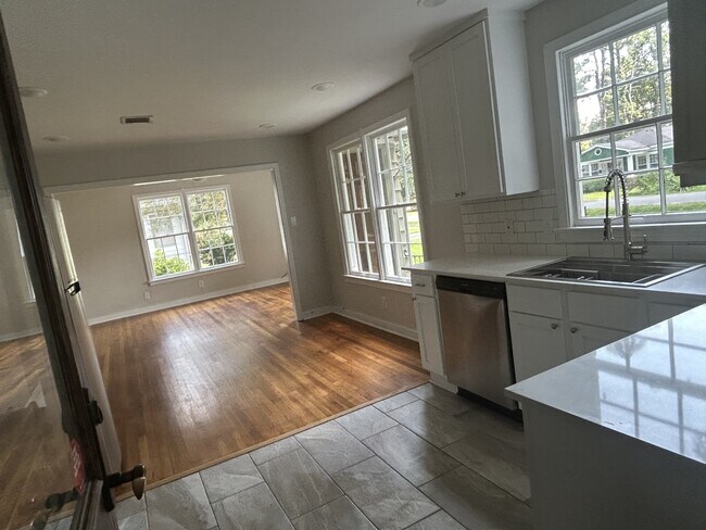Building Photo - 612 Avoyelles St