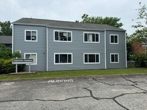 Building Photo - Jamestown Condos