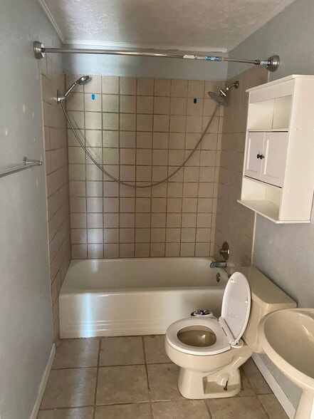 Building Photo - 325 E Duffy St