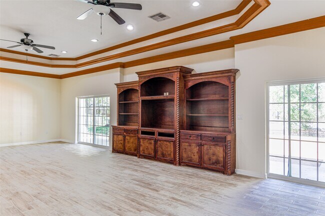 Building Photo - 12446 Willis Waukegan Rd