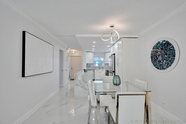 Building Photo - 1169 Hillsboro Mile