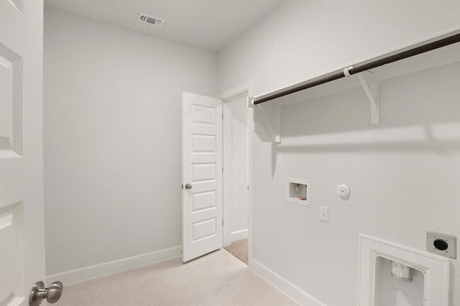 Building Photo - 8417 Yokohama Terrace