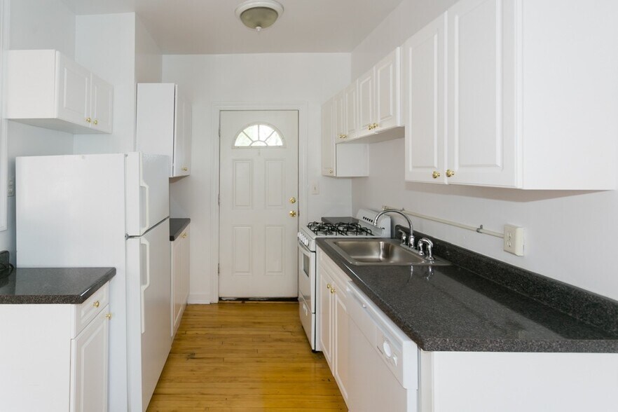 Building Photo - 3754 N Fremont St